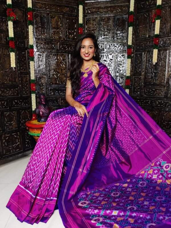 Pure Pochampally Ikkat Silk Saree Purple and White Wave Patteren